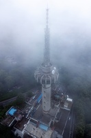 晨雾中的麓山电视塔