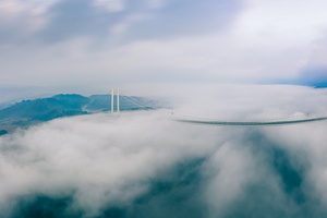 龙江大桥：云海之上
