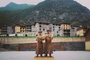 白马藏族雕塑