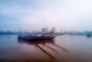 浏阳河的采沙船