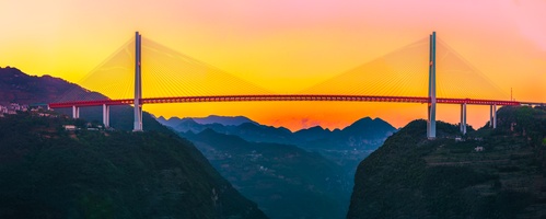 夕阳下的世界第一高桥